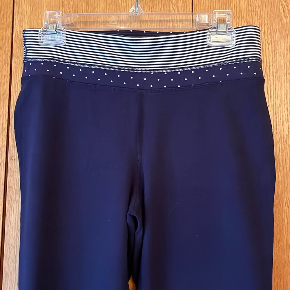 New St. John’s Bay MED active navy blue yoga pants striped polka dot waistband
